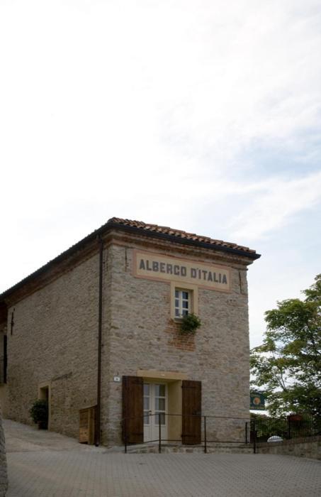 Cerretto Langhe Dimora Storico Romantica Il Sole E La Luna מראה חיצוני תמונה