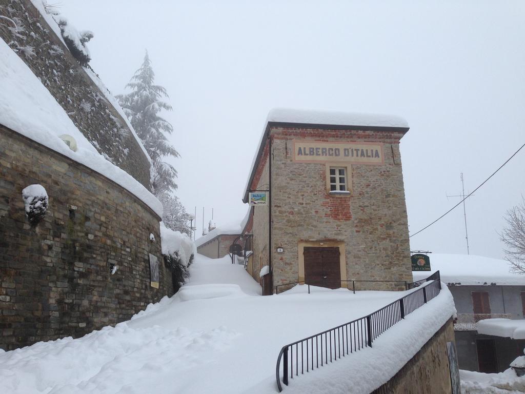 Cerretto Langhe Dimora Storico Romantica Il Sole E La Luna מראה חיצוני תמונה