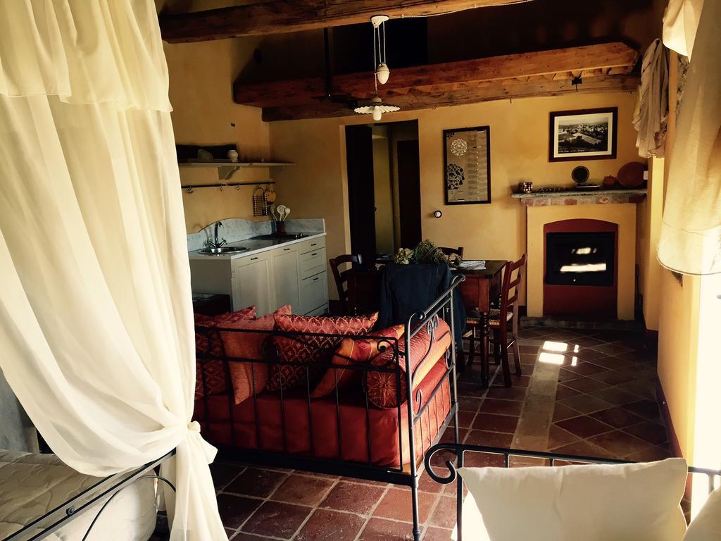 Cerretto Langhe Dimora Storico Romantica Il Sole E La Luna מראה חיצוני תמונה