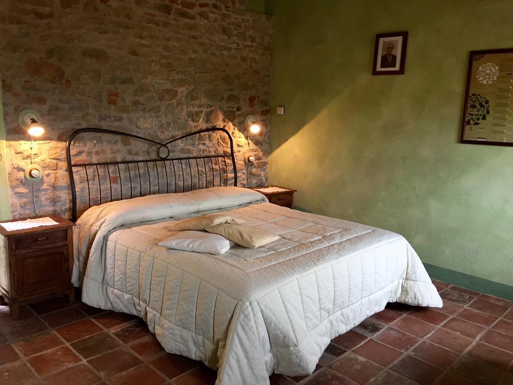 Cerretto Langhe Dimora Storico Romantica Il Sole E La Luna חדר תמונה
