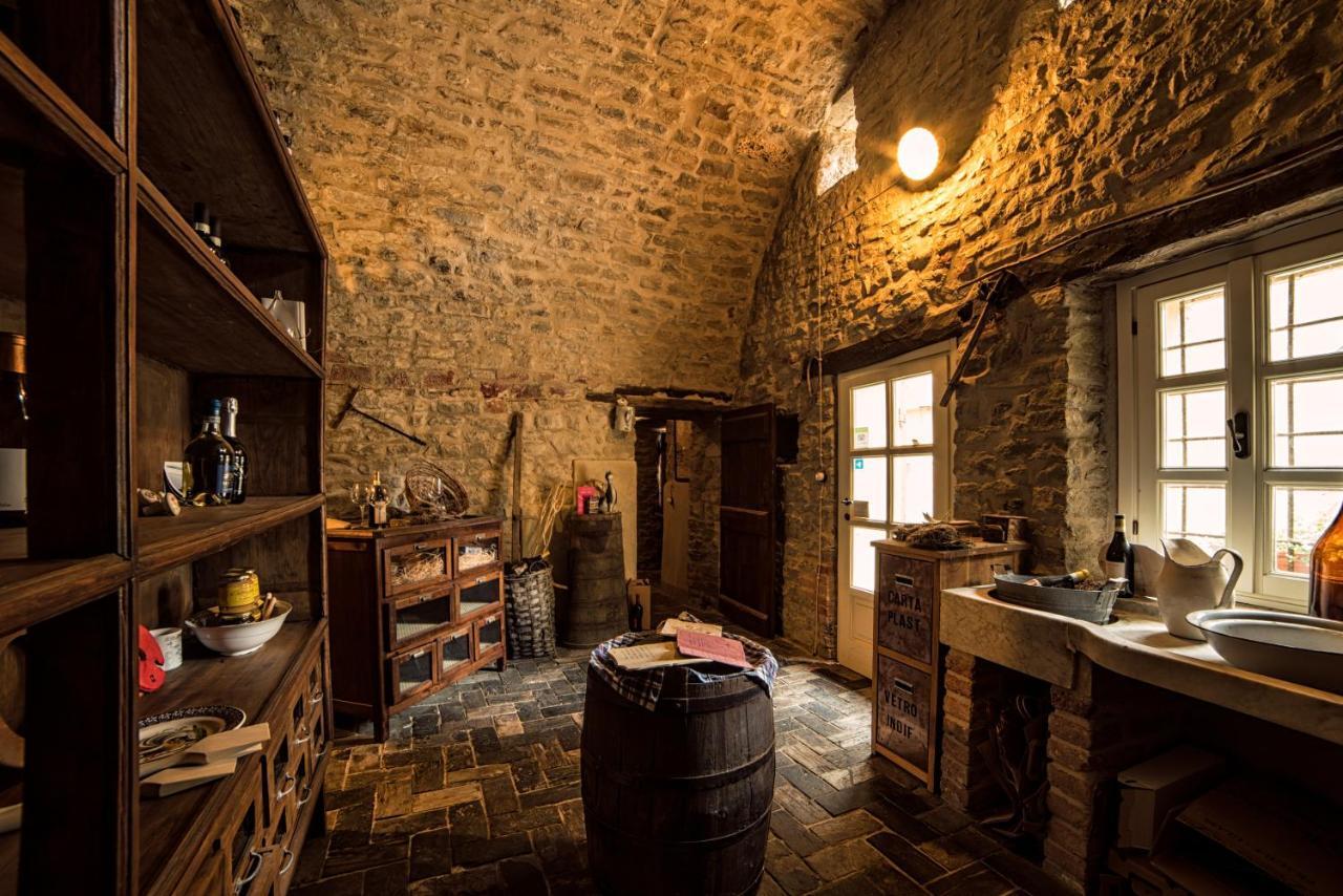 Cerretto Langhe Dimora Storico Romantica Il Sole E La Luna מראה חיצוני תמונה