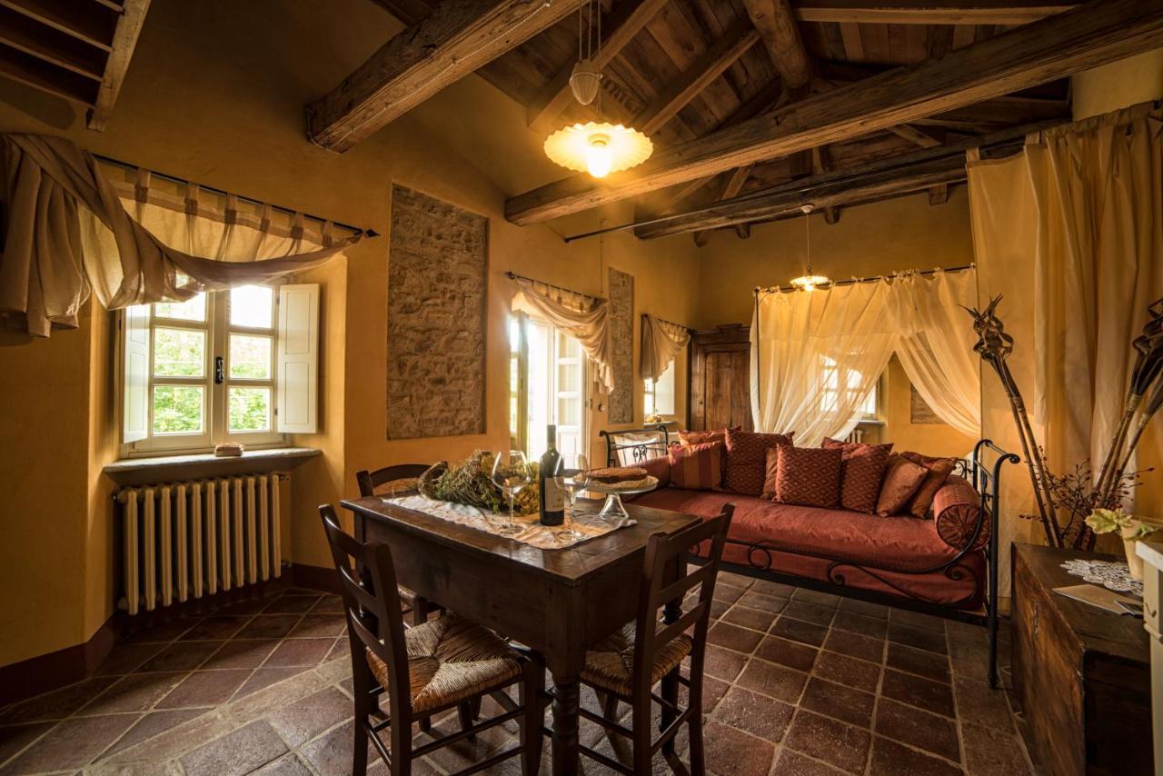 Cerretto Langhe Dimora Storico Romantica Il Sole E La Luna מראה חיצוני תמונה